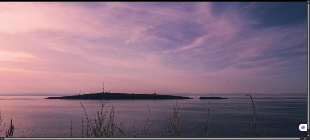 Horizonte violeta al atardecer, representando la parte más dispersa y superficial del Sol en Géminis cuando le falta profundidad